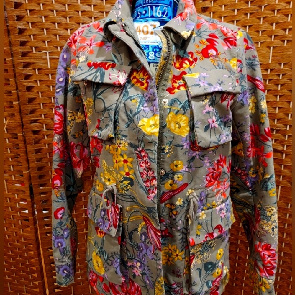 H&M Floral Printed Jacket,  Size 6